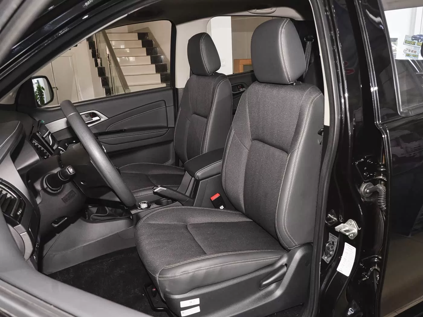 Isuzu RE-MAX 2.8T Manual 2WD RAPINA Truck - Maximum Pretium euismod RAPINA Truck for Sale