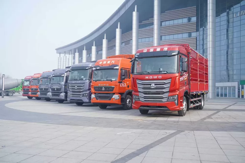 Sinotruk Howo TX7 Pro 4×2 Cargo Truck cum Slab Structure 250 Horsepower