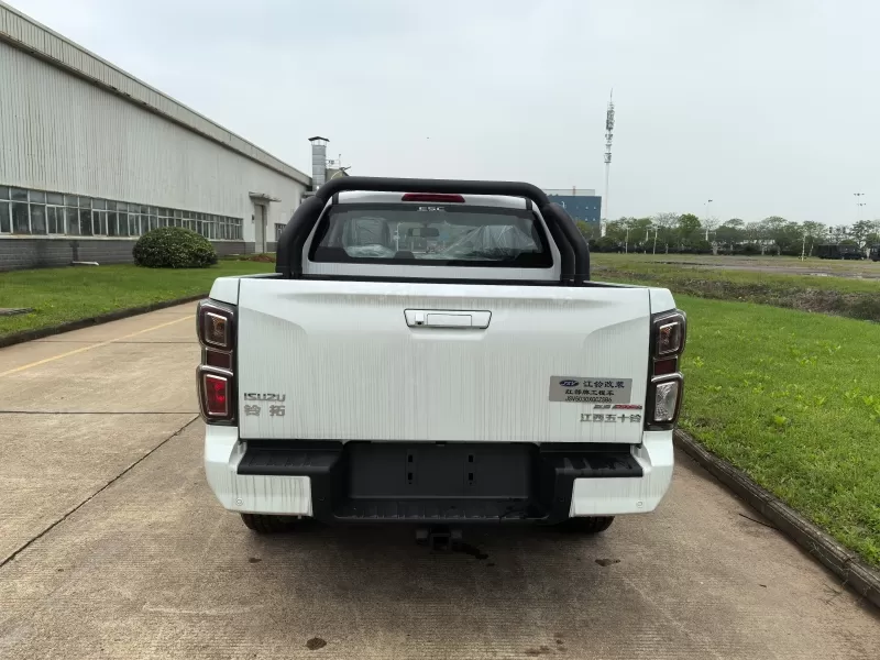 Isuzu Lingtuo Cross-patriae 2.5T 4X4 Diesel Pickup-Brand New e Sinis