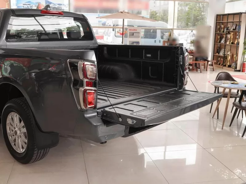 Isuzu D-MAX Cross-patriae 3.0T 4X4 Diesel RAPINA ex Sinis