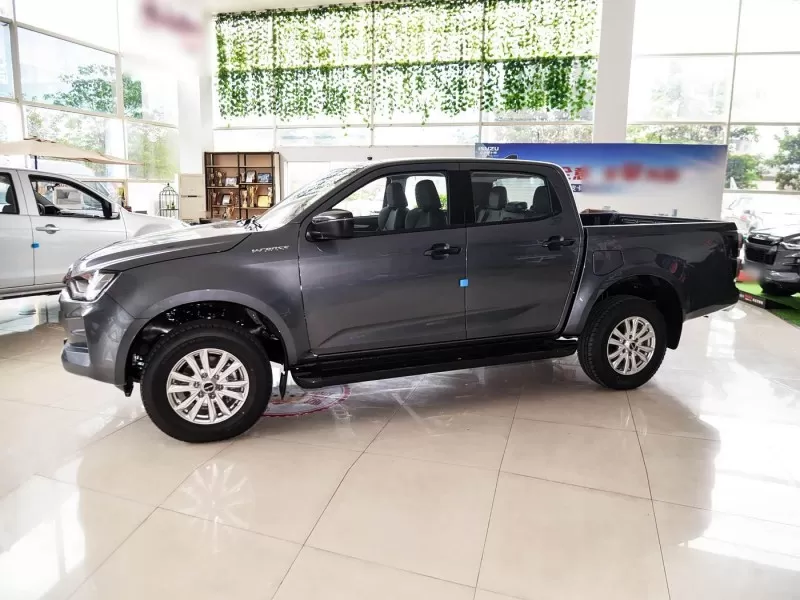 Isuzu D-MAX Cross-patriae 3.0T 4X4 Diesel RAPINA ex Sinis