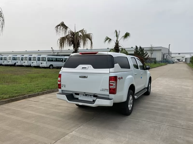 Isuzu Lingtuo Cross-patriae 2.5T 4X4 Diesel Pickup-Brand New e Sinis