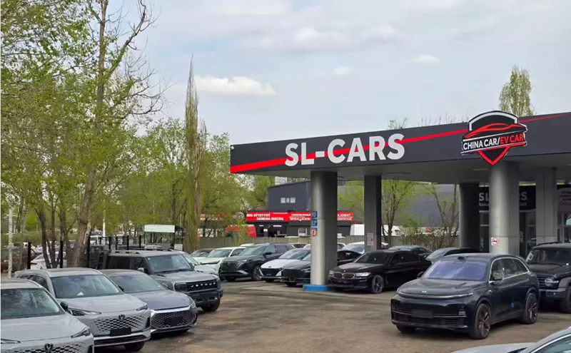 Vietnamese Customers Sign 300-Car Order on the Macula!